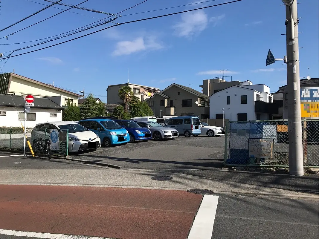 足立区伊興１丁目　月極駐車場